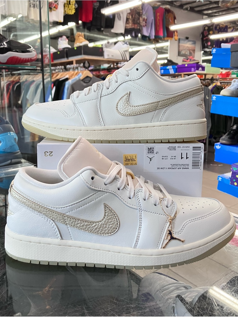Air Jordan 1 Low SE Metallic Team Gold Size 9.5